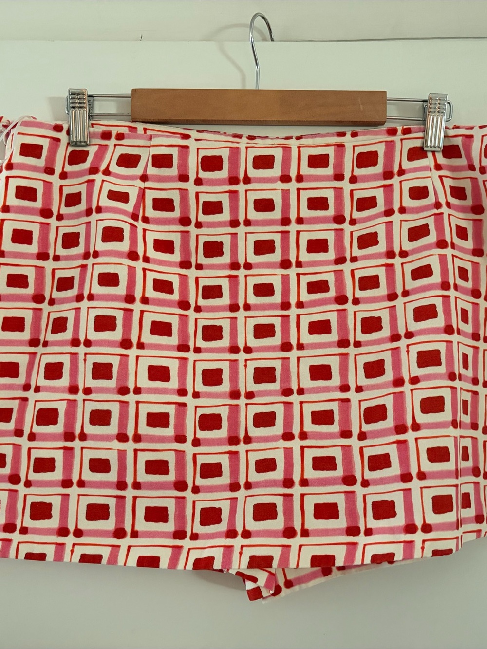 Zara Red and Pink Geometric Print Skort - Picture 2 of 3